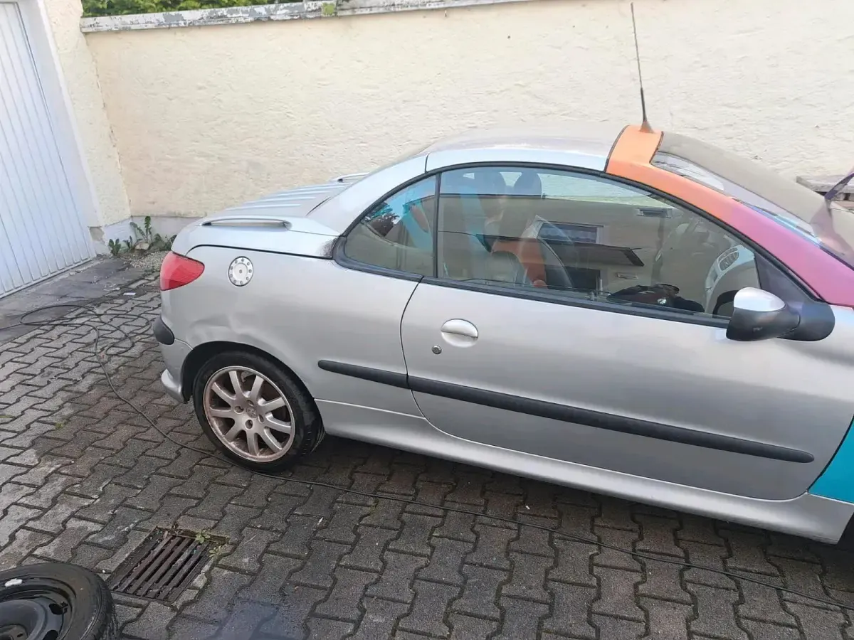 Gebraucht Peugeot 206 CC 136 PS (100 kW) 2002 Silber Cabrio