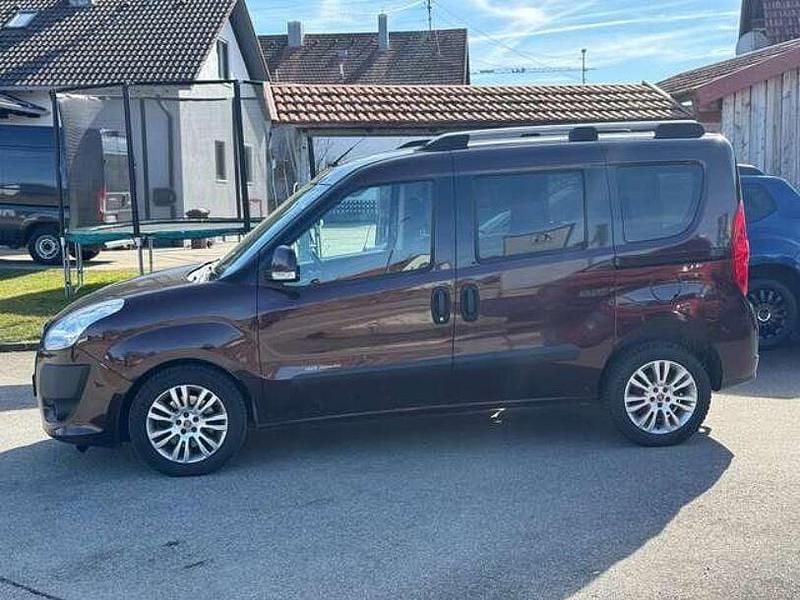 Gebraucht Fiat Doblò 135 PS (99 kW) 2014 Rot Van / Kleinbus