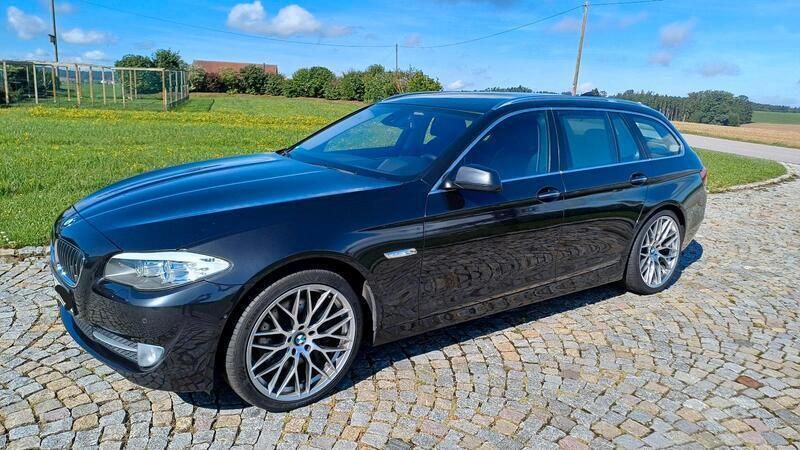 Grau Gebraucht 2012 BMW 535 Comfort Edition Kombi | 16.900 € (Etwas zu teuer) - Bild 1/4