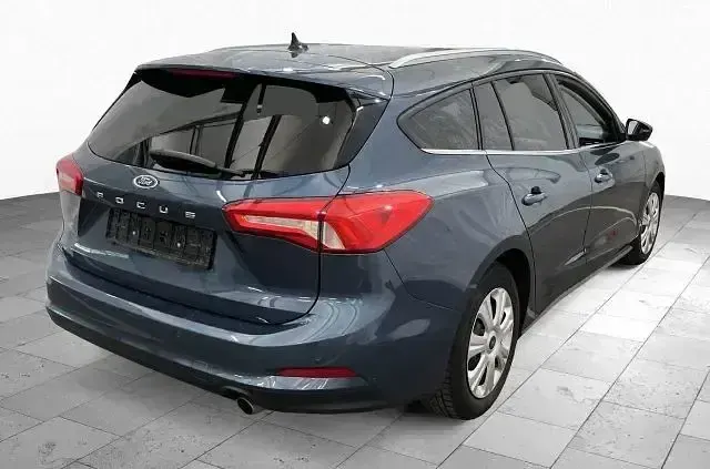 Używany Ford Focus Cool & Connect 160 KM (117 kW) 2021 Niebieski Kombi