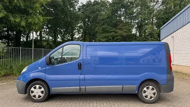 Gebraucht Renault Trafic 90 PS (66 kW) 2012 Blau (blau) Van / Kleinbus