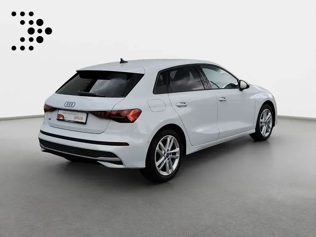 Gebraucht Audi A3 Advanced 150 PS (110 kW) 2025 Gletscherweiß metallic Limousine