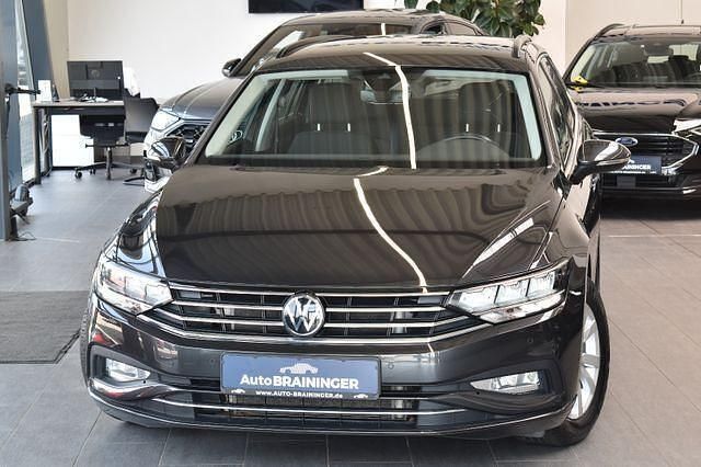 Grau Gebraucht 2021 VW Passat Business Limousine | 20.980 € (Guter Preis) - Bild 1/4