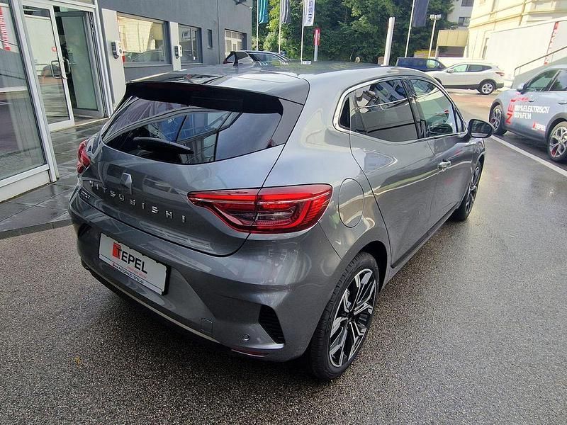 Neu Mitsubishi Colt Select 91 PS (66 kW) 2025 Grau Limousine