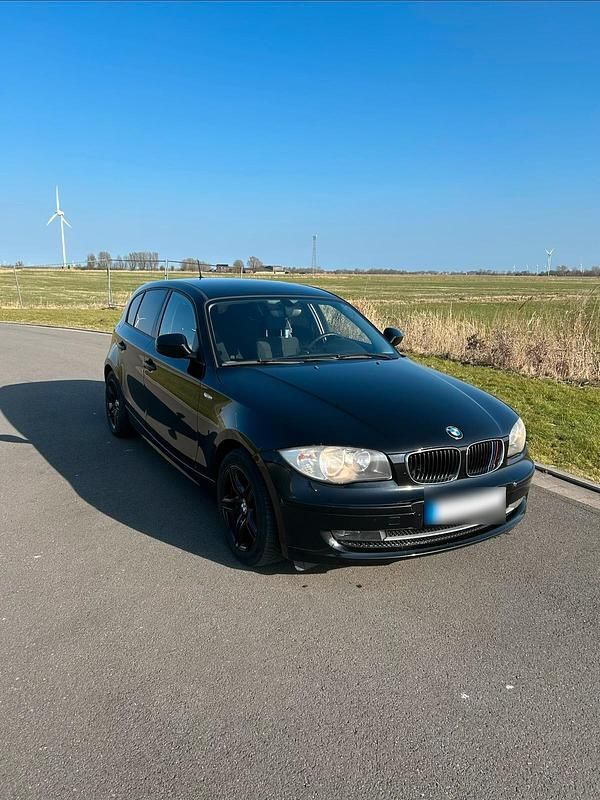 Gebraucht BMW 118 143 PS (105 kW) 2011 Schwarz Kleinwagen