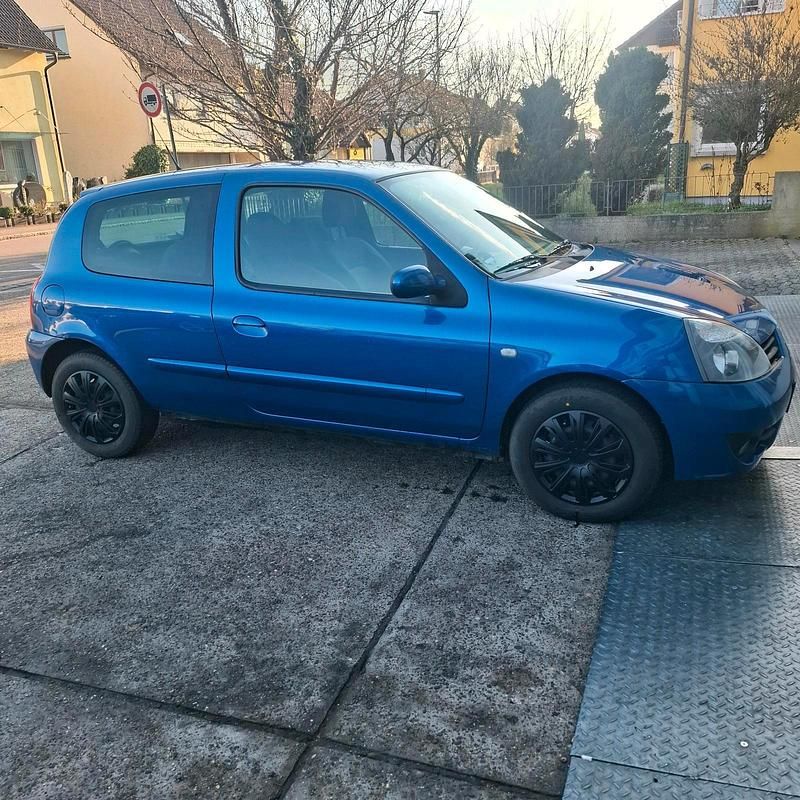 Gebraucht Renault Clio II 74 PS (54 kW) 2007 Blau Kleinwagen