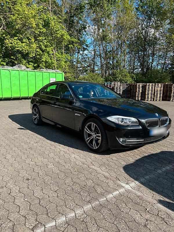 Gebraucht BMW 530 258 PS (189 kW) 2012 Schwarz Limousine