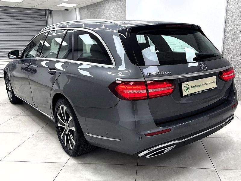 Gebraucht Mercedes E300 Elegance 306 PS (225 kW) 2021 Grau Limousine