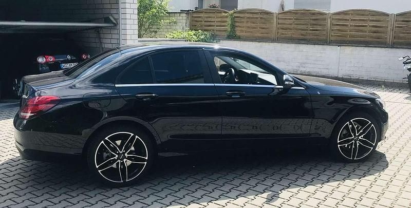 Gebraucht Mercedes C220 170 PS (125 kW) 2014 Schwarz Limousine