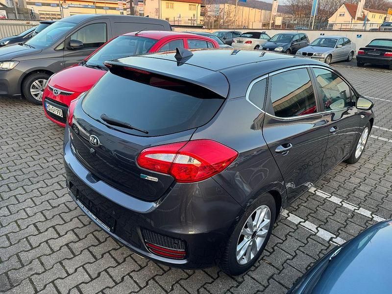 Gebraucht Kia Ceed DREAM-TEAM Edition 101 PS (74 kW) 2017 Schwarz Kleinwagen