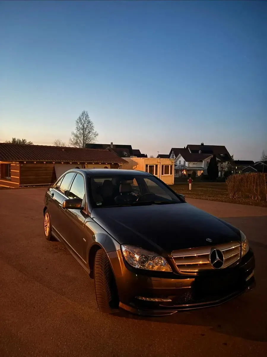 Gebraucht Mercedes C180 AMG 156 PS (114 kW) 2010 Andere farben Limousine