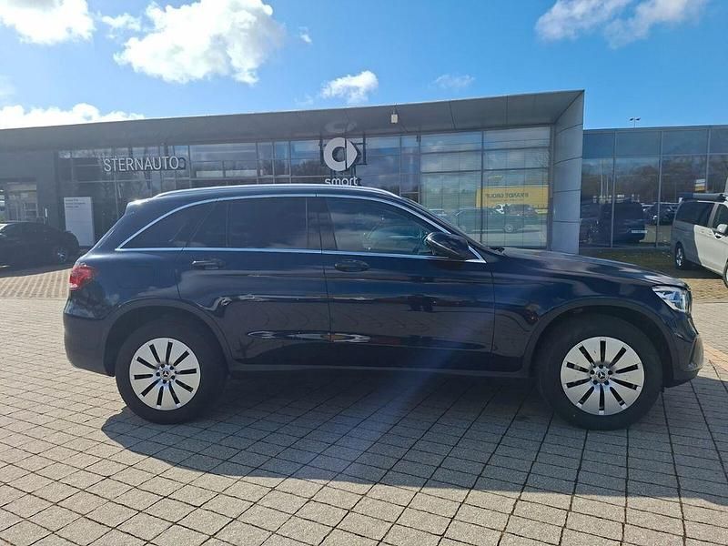 Gebraucht Mercedes GLC300e Exclusive 320 PS (235 kW) 2022 Cavansitblau metallic SUV