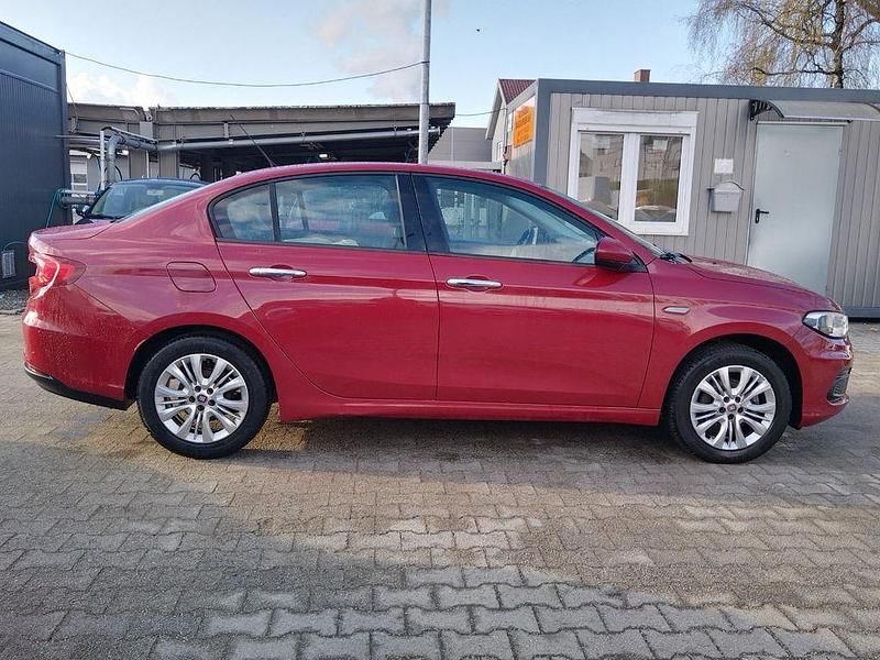 Gebraucht Fiat Tipo Pop 95 PS (69 kW) 2016 Rot Limousine