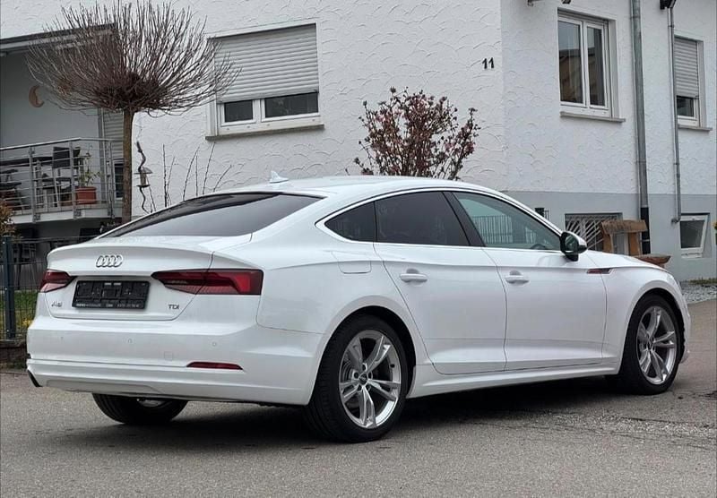 Gebraucht Audi A5 Design 150 PS (110 kW) 2017 Weiß Limousine