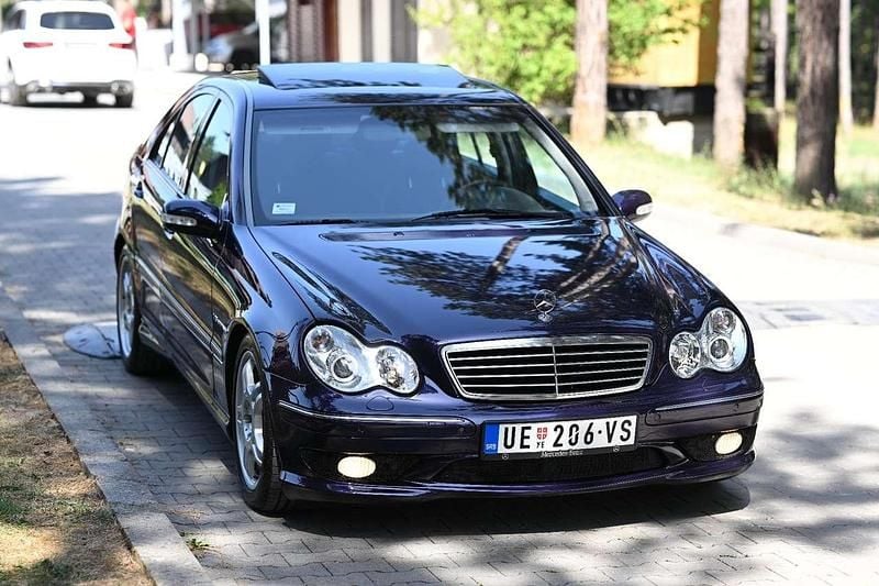 Violett Gebraucht 2002 Mercedes C32 AMG AMG Limousine | 22.990 € - Bild 1/4
