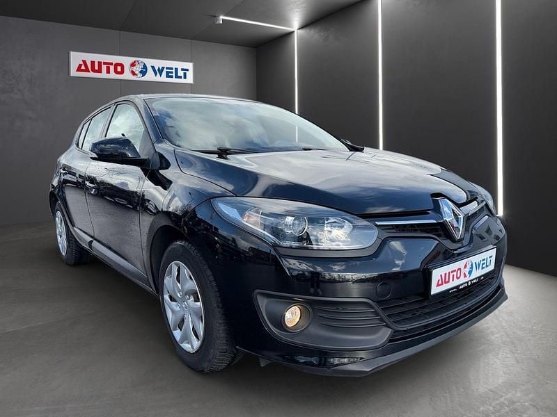Gebraucht Renault Mégane III Authentique 110 PS (80 kW) 2015 Schwarz Kleinwagen