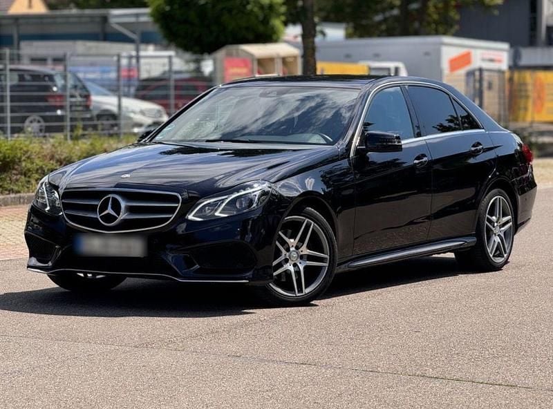Schwarz Gebraucht 2015 Mercedes E200 AMG line Limousine | 16.800 € (Fairer Preis) - Bild 1/4
