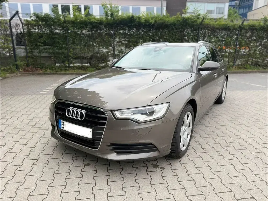 Gebraucht Audi A6 Ambiente 245 PS (180 kW) 2012 Grau Kombi