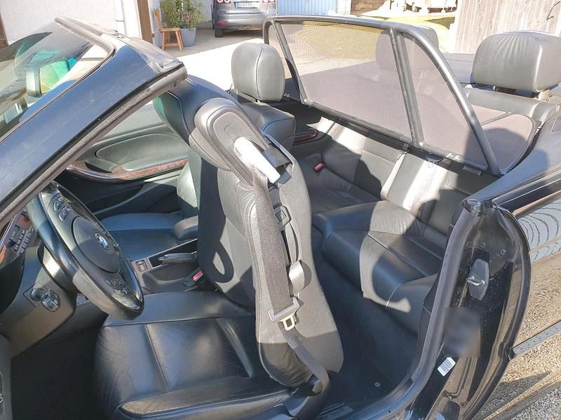 Gebraucht BMW 318 Cabriolet 142 PS (104 kW) 2003 Schwarz Cabrio