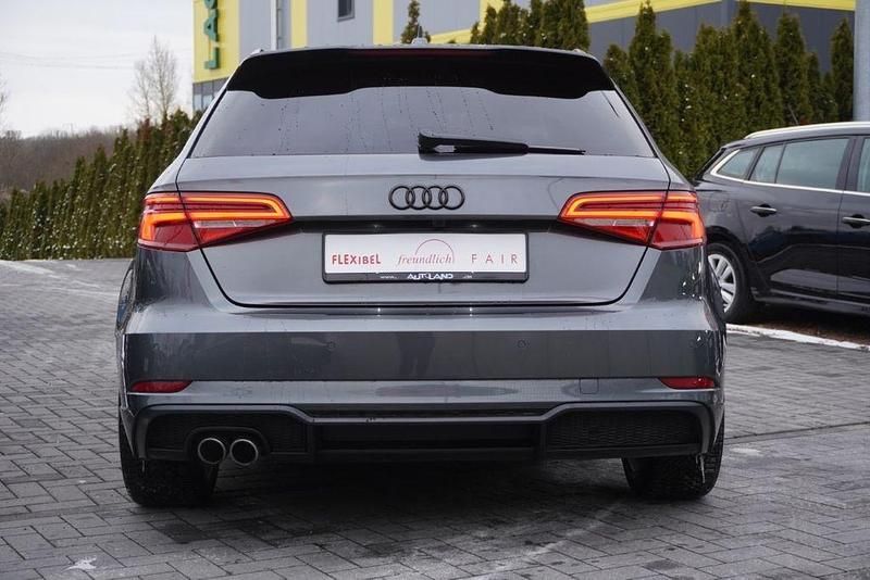 Gebraucht Audi A3 Ambiente 150 PS (110 kW) 2018 Grau Limousine