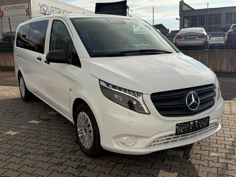 Weiß Gebraucht 2023 Mercedes Vito Van | 36.999 € (Teuer) - Bild 1/4