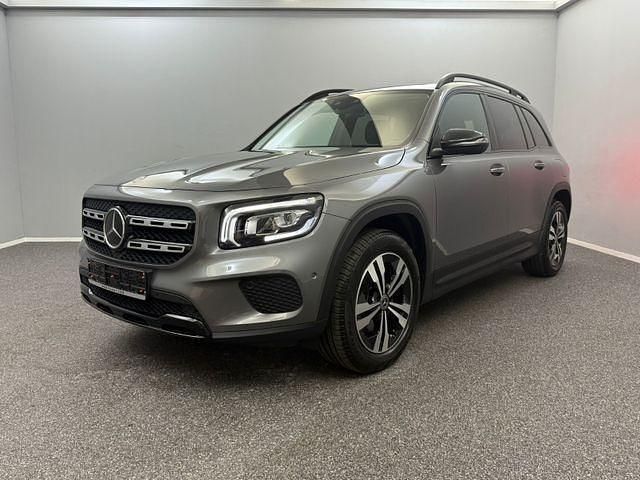Grau Gebraucht 2022 Mercedes GLB200 SUV | 33.999 € (Etwas zu teuer) - Bild 1/4