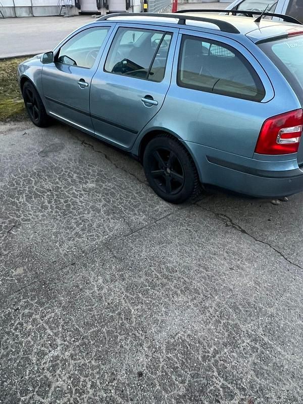 Gebraucht Skoda Octavia 140 PS (102 kW) 2007 Grau Kombi