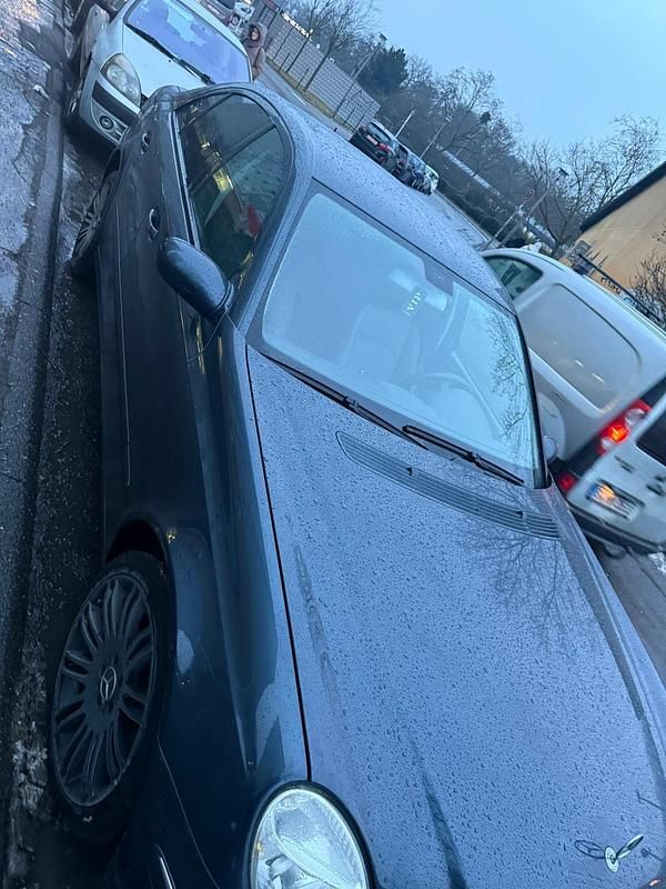 Gebraucht Mercedes E280 177 PS (130 kW) 2005 Blau Limousine