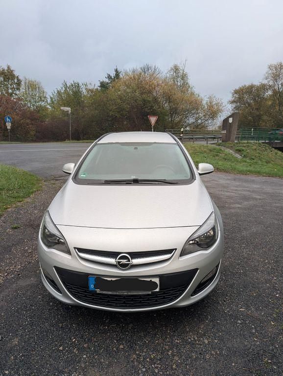 Gebraucht Opel Astra 110 PS (80 kW) 2015 Silber Kombi