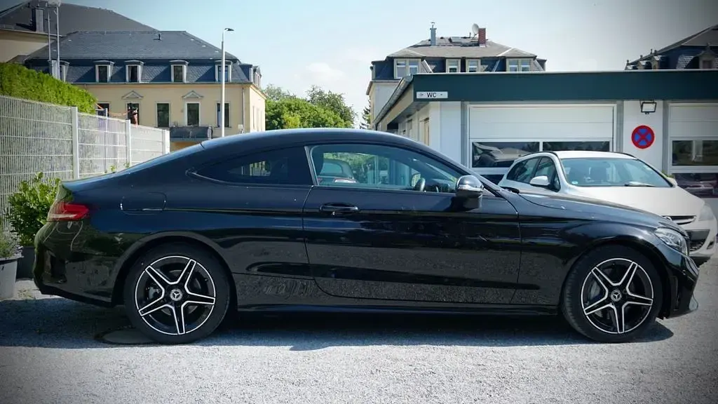 Gebraucht Mercedes C300 258 PS (189 kW) 2018 Schwarz Coupé