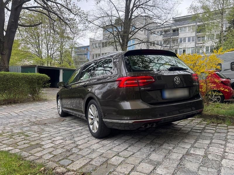 Usata VW Passat Highline 190 CV (139 kW) 2015 Station wagon