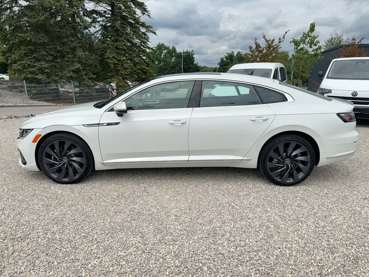 Neu VW Arteon Basis 305 PS (224 kW) 2025 Oryxweiß perlmutteffekt Kombi