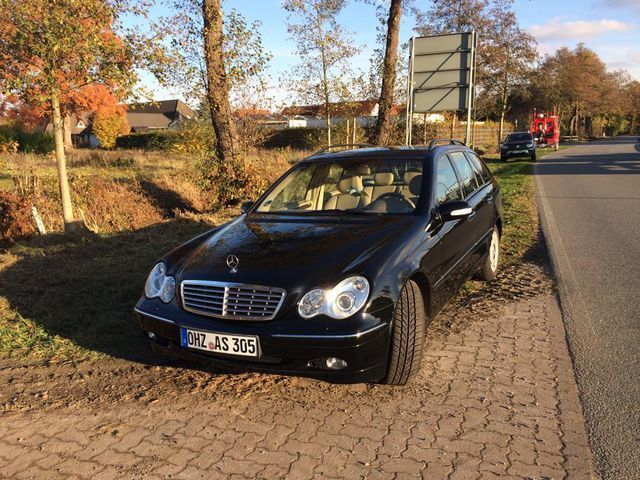 Gebraucht Mercedes C180 194 PS (142 kW) 2002 Schwarz Kombi