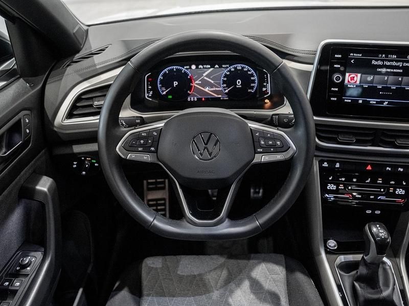 Gebraucht VW T-Roc Move 150 PS (110 kW) 2024 Silber SUV