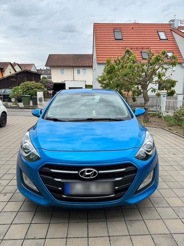 Blau Gebraucht 2016 Hyundai i30 Passion Plus Kombi | 9.500 € (Fairer Preis) - Bild 1/4