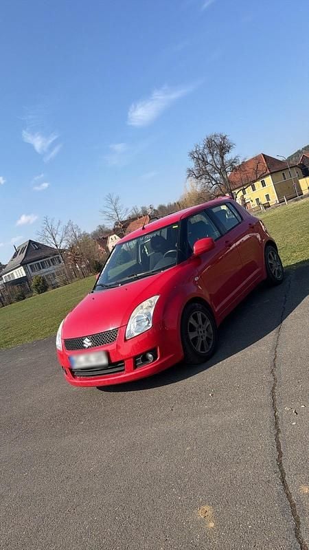 Gebraucht Suzuki Swift 92 PS (67 kW) 2010 Rot Kleinwagen