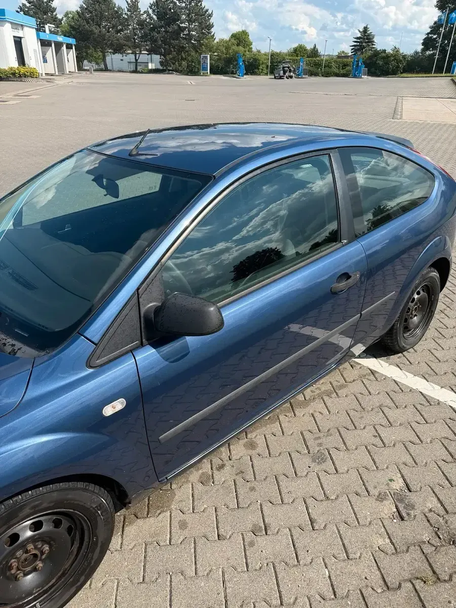 Gebraucht Ford Focus 101 PS (74 kW) 2006 Blau Kleinwagen