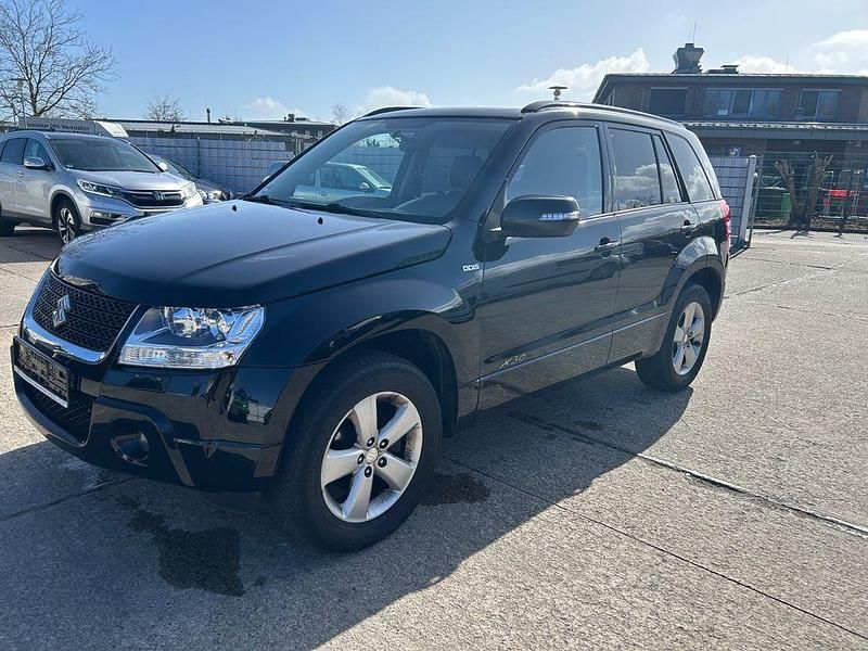 Gebraucht Suzuki Grand Vitara 129 PS (94 kW) 2010 Schwarz SUV
