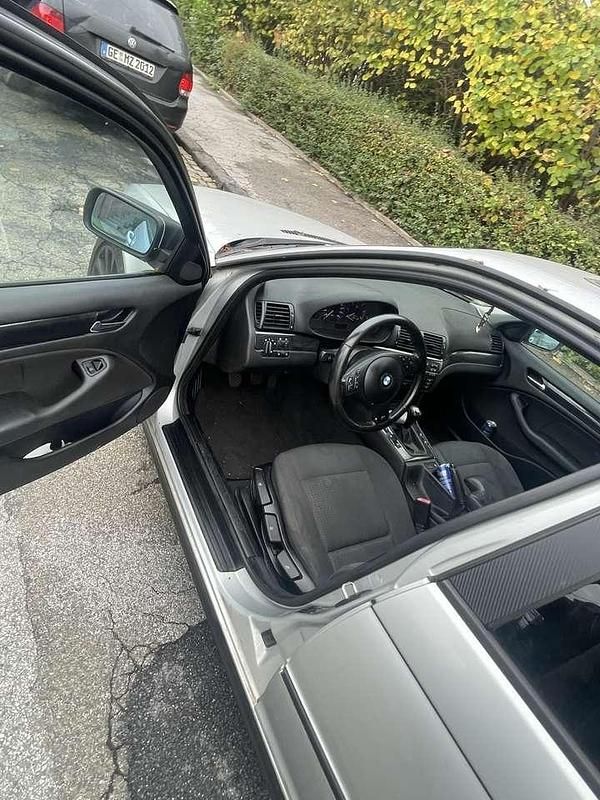 Gebraucht 2004 BMW 318 | 2.300 € (Fairer Preis) - Bild 1/4