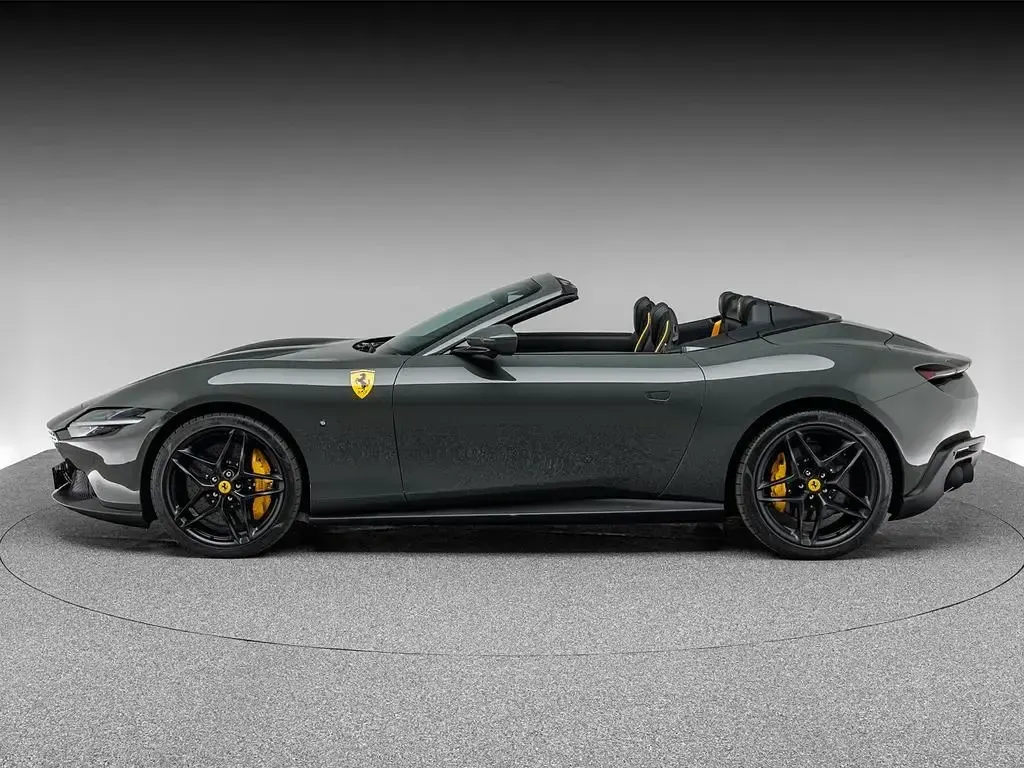 Neu Ferrari Roma 620 PS (456 kW) 2025 Grigio scuro Cabrio