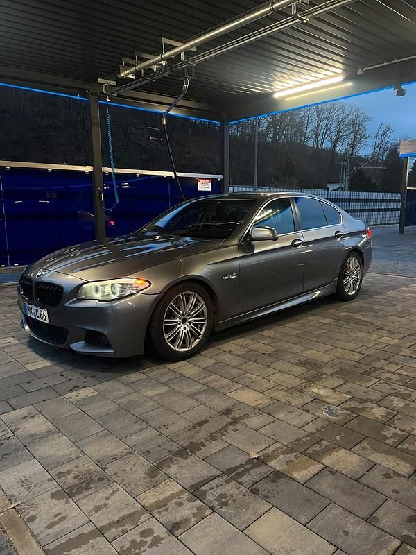 Grau Gebraucht 2011 BMW 525 M Sport Limousine | 9.900 € (Etwas zu teuer) - Bild 1/4