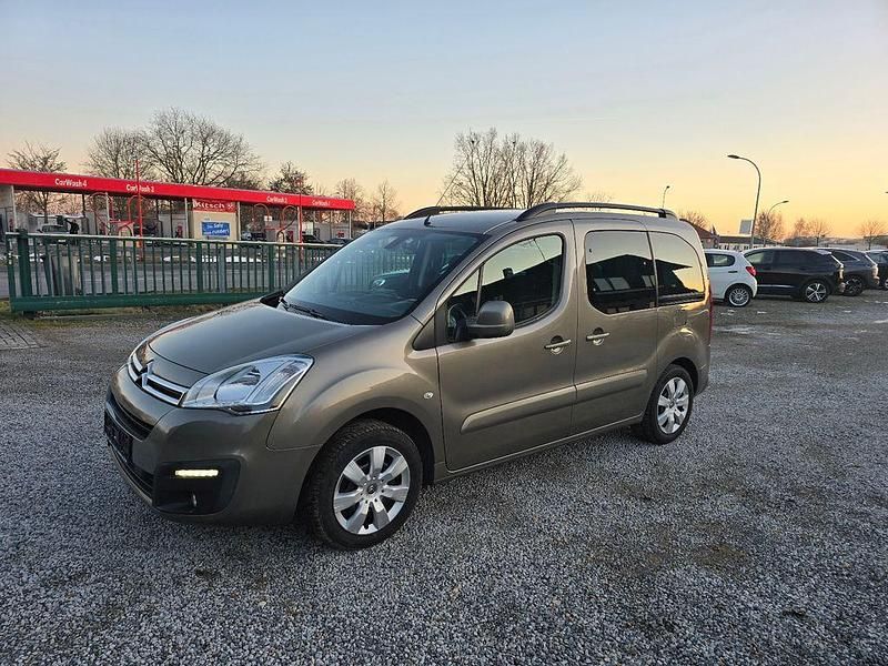 Lack nocciola/metalliclackier Gebraucht 2016 Citroën Berlingo Shine Van / Kleinbus | 6.750 € (Guter Preis) - Bild 1/4