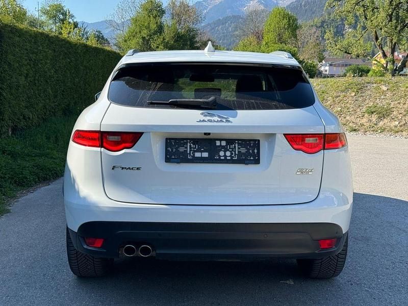 Gebraucht Jaguar F-Pace Pure 179 PS (131 kW) 2018 Weiß SUV