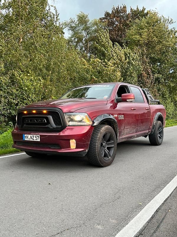 Rot Gebraucht 2017 Dodge Ram Abholung | 29.999 € (Etwas zu teuer) - Bild 1/4
