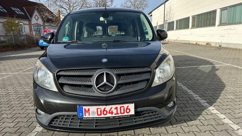 Schwarz Gebraucht 2014 Mercedes Citan 111 Kombi | 5.950 € (Fairer Preis) - Bild 1/4