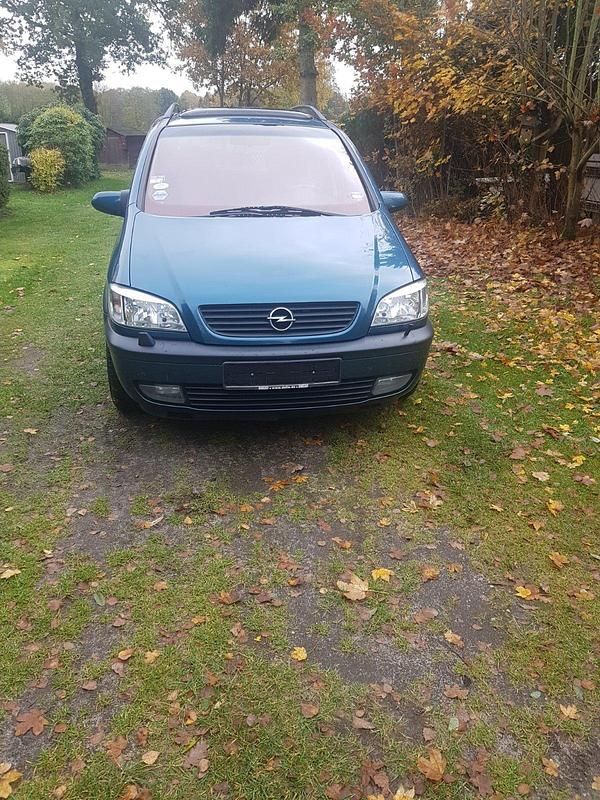 Grün Gebraucht 2001 Opel Zafira Kombi | 1.799 € (Superpreis) - Bild 1/1