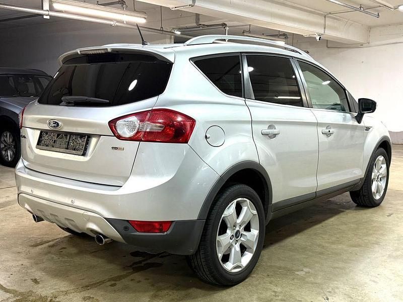 Gebraucht Ford Kuga Titanium 163 PS (119 kW) 2010 Silber SUV