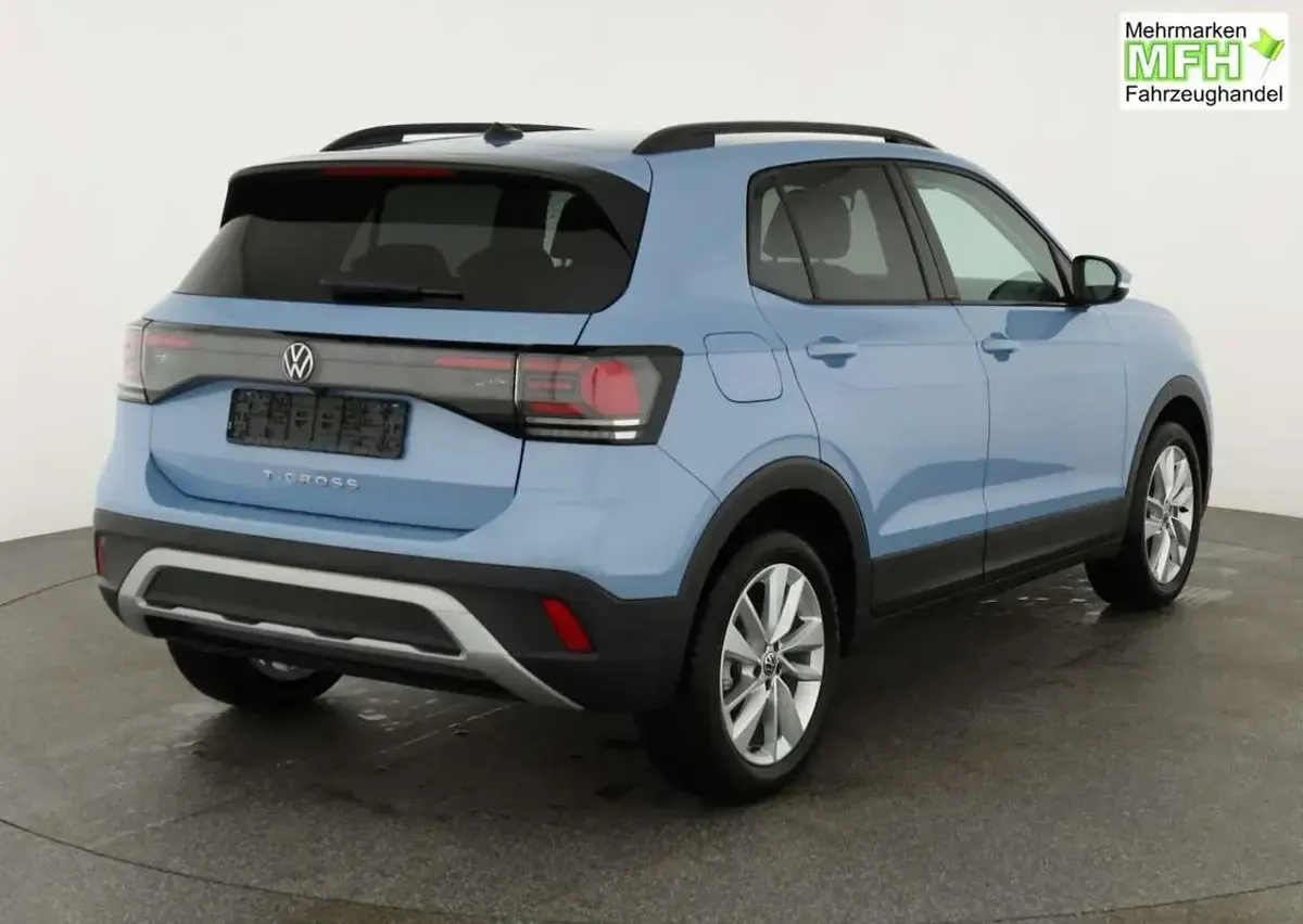 Neu VW T-Cross Life 116 PS (85 kW) 2025 Clear blue metallic SUV