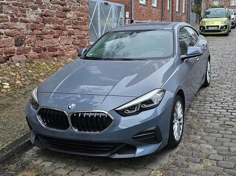Grau Gebraucht 2020 BMW 218 Advantage Coupé | 23.500 € (Etwas zu teuer) - Bild 1/4