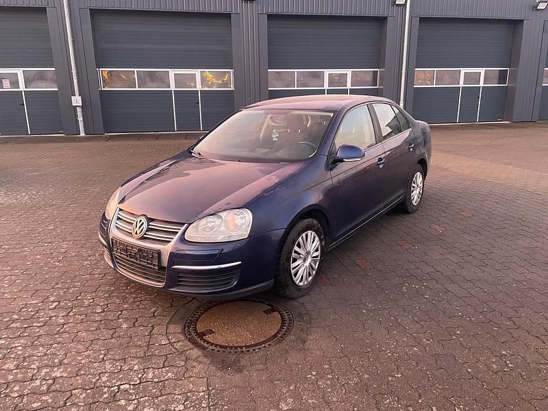 Gebraucht VW Jetta 102 PS (75 kW) 2006 Blau Limousine
